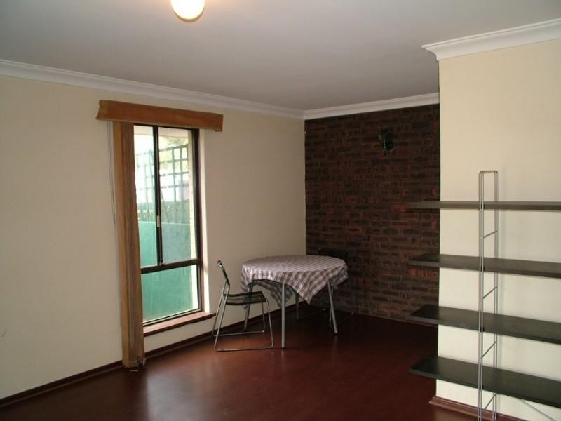 11 Watsonia Street, Maddington WA 6109