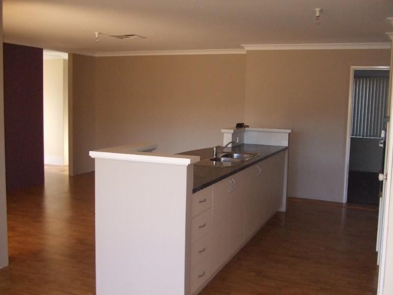 39 Prince Regent Boulevard, Gosnells WA 6110