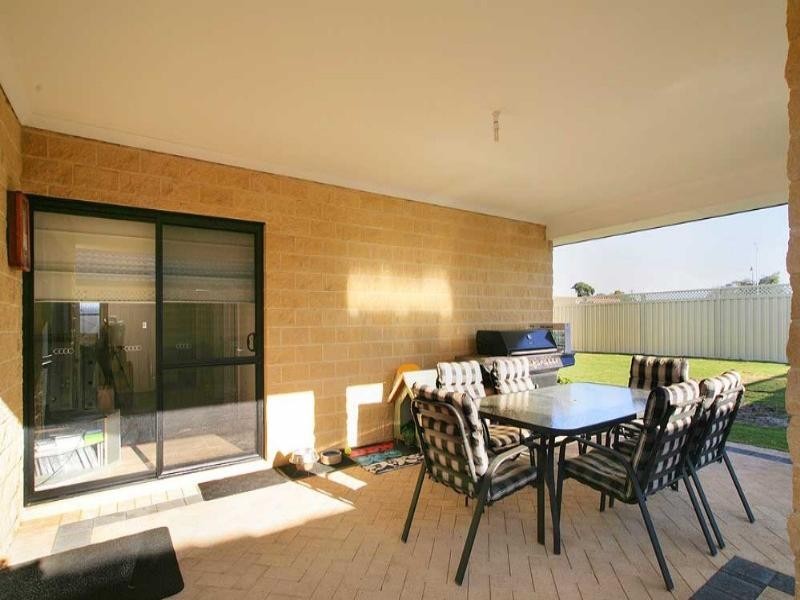 38 Quenda Drive, Canning Vale WA 6155