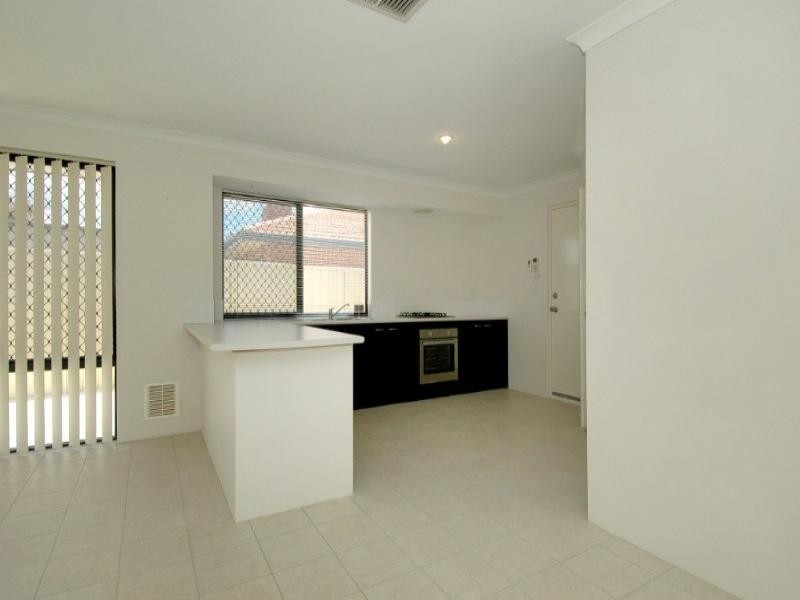 33 Milano Loop, Seville Grove WA 6112