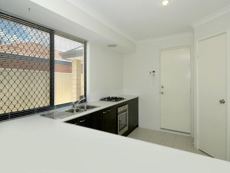 33 Milano Loop, Seville Grove WA 6112