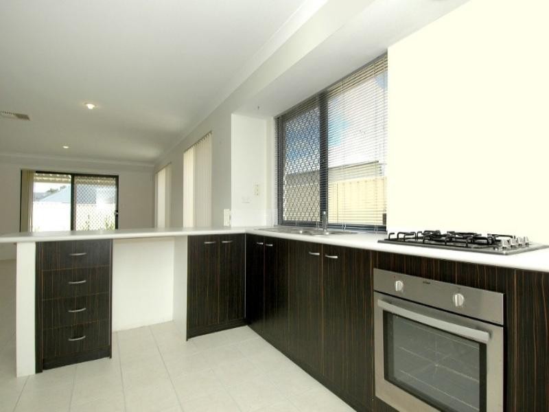 33 Milano Loop, Seville Grove WA 6112