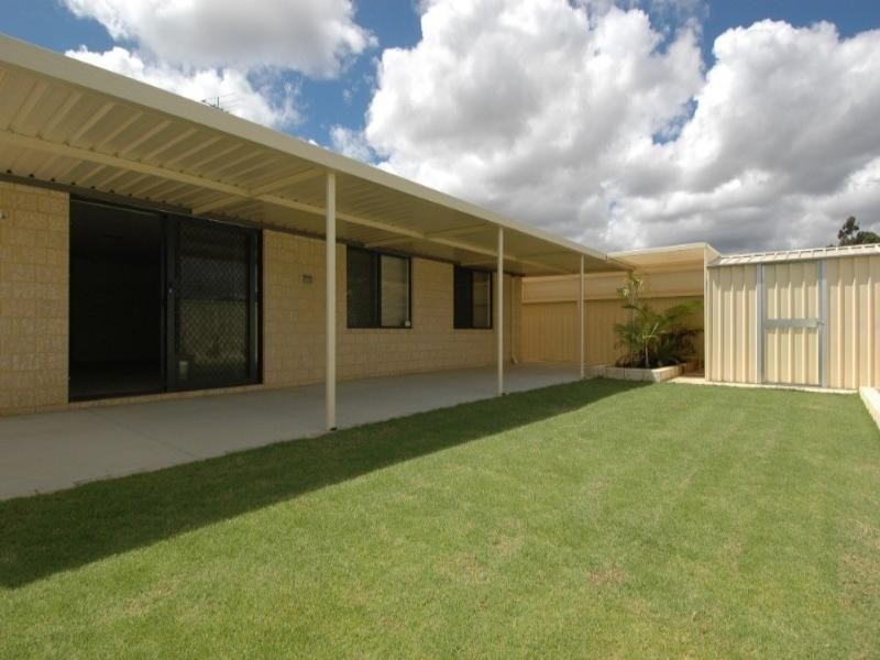33 Milano Loop, Seville Grove WA 6112