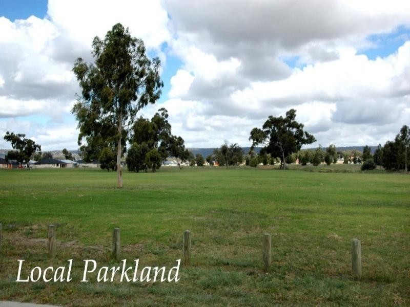 33 Milano Loop, Seville Grove WA 6112