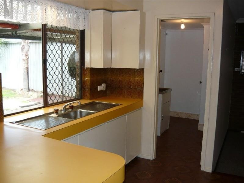 32 Murchison Way, Gosnells WA 6110