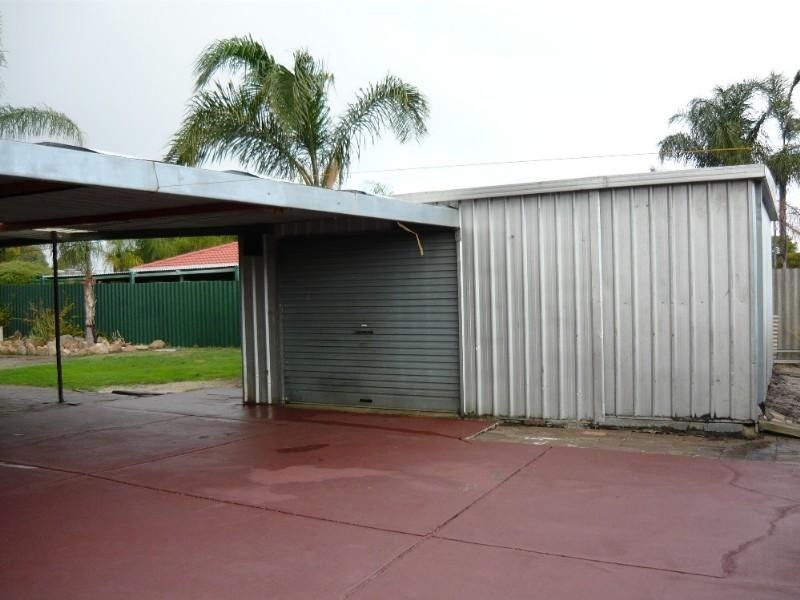 32 Murchison Way, Gosnells WA 6110
