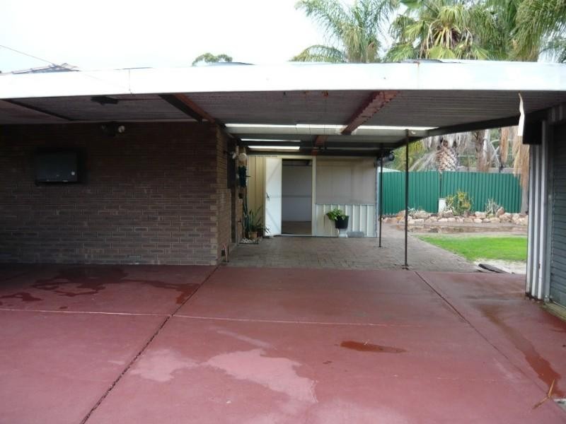 32 Murchison Way, Gosnells WA 6110