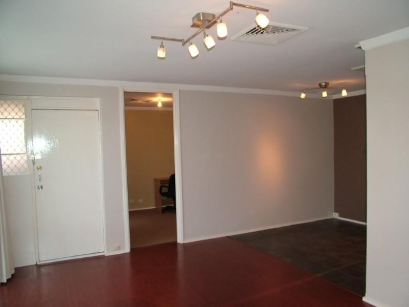 22 Watsonia Street, Maddington WA 6109