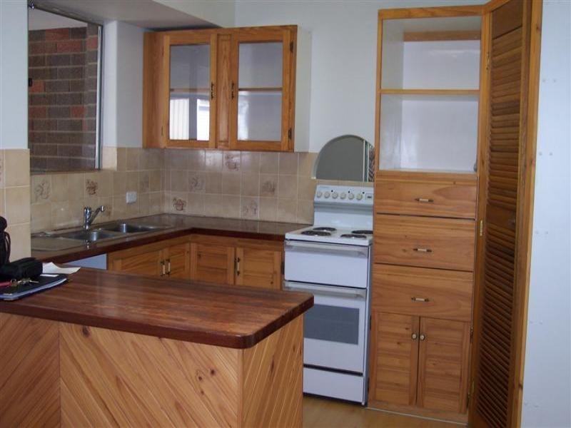 8 Sutherland Drive, Thornlie WA 6108