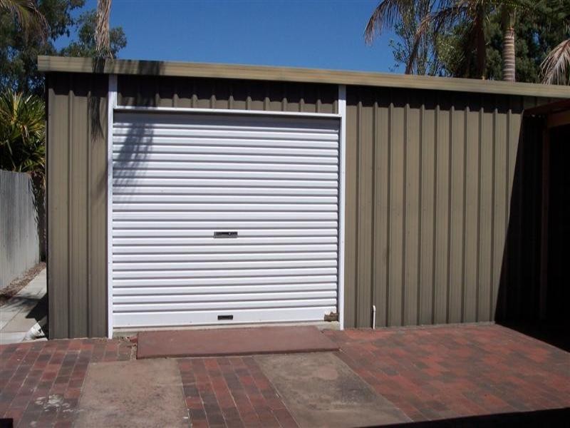 8 Sutherland Drive, Thornlie WA 6108