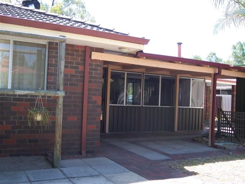 8 Sutherland Drive, Thornlie WA 6108