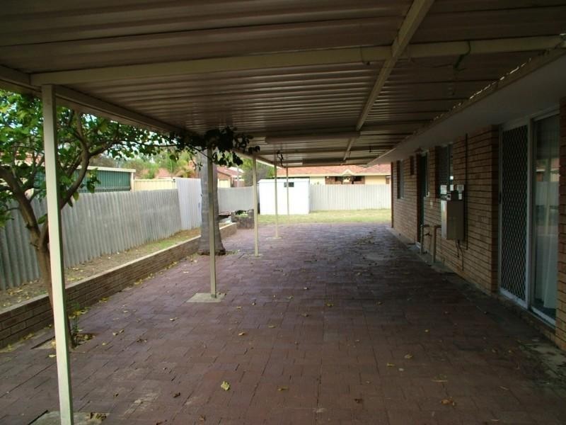 1 Hovea Place, Maddington WA 6109