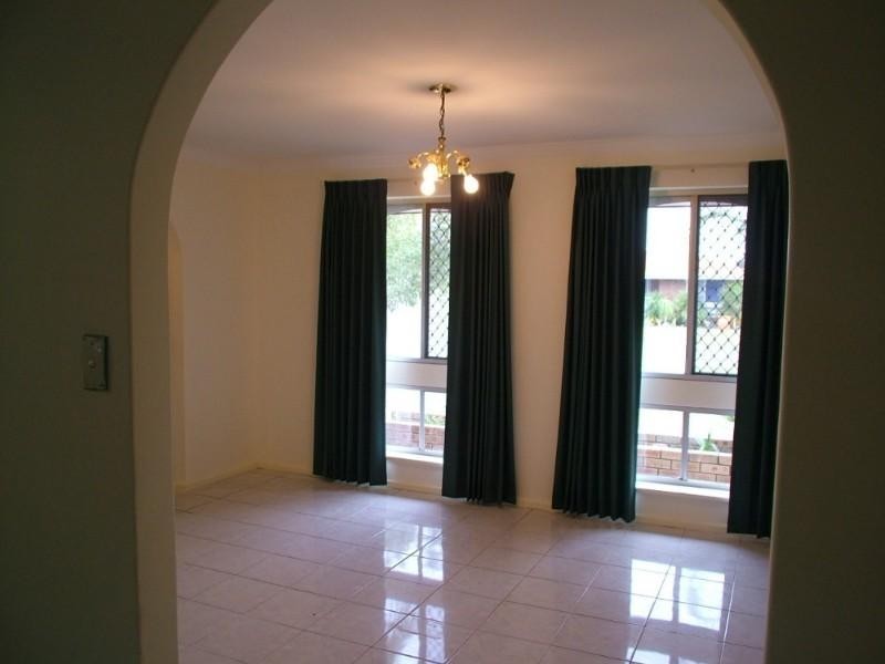 1 Hovea Place, Maddington WA 6109