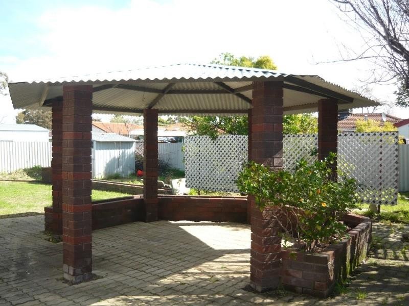 100 Pitchford Avenue, Maddington WA 6109