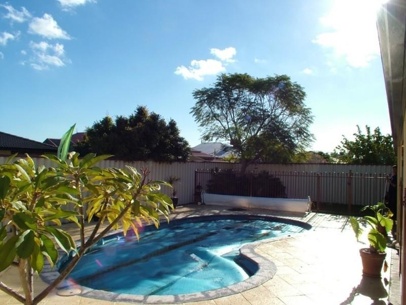 6 Hynes Court, Huntingdale WA 6110