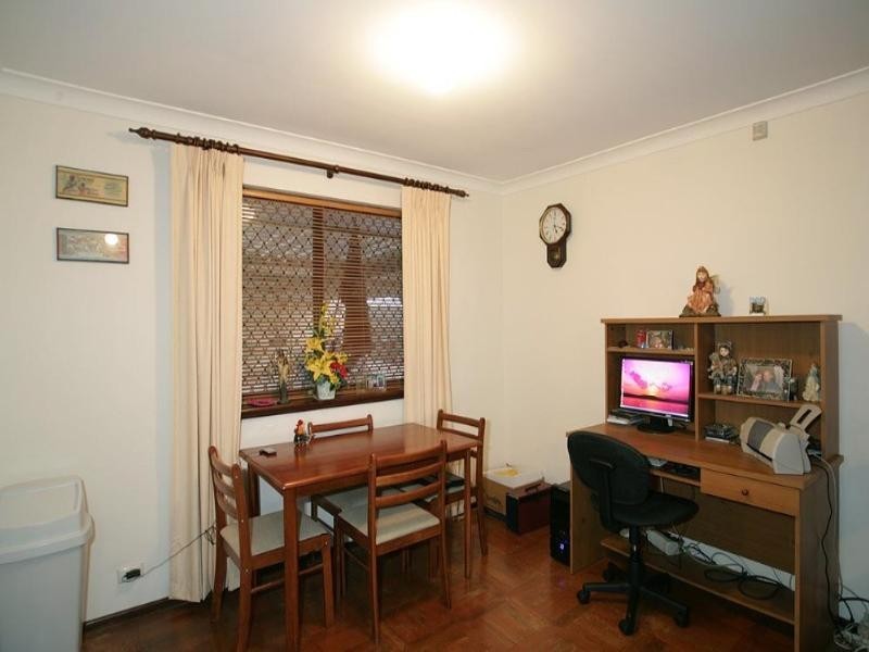 11 Gascoyne Drive, Gosnells WA 6110