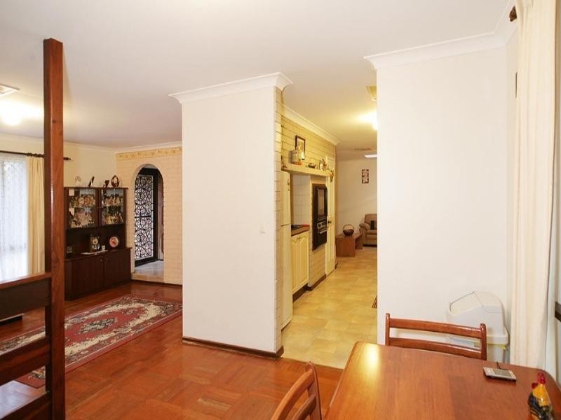 11 Gascoyne Drive, Gosnells WA 6110