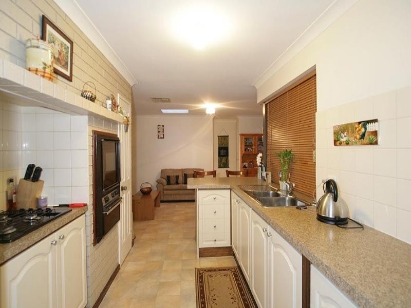 11 Gascoyne Drive, Gosnells WA 6110