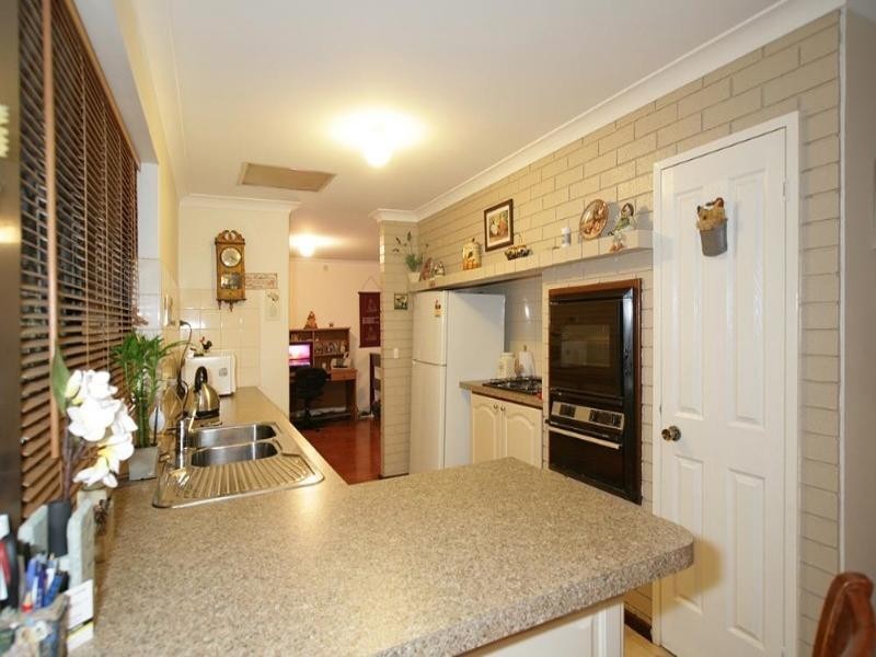 11 Gascoyne Drive, Gosnells WA 6110
