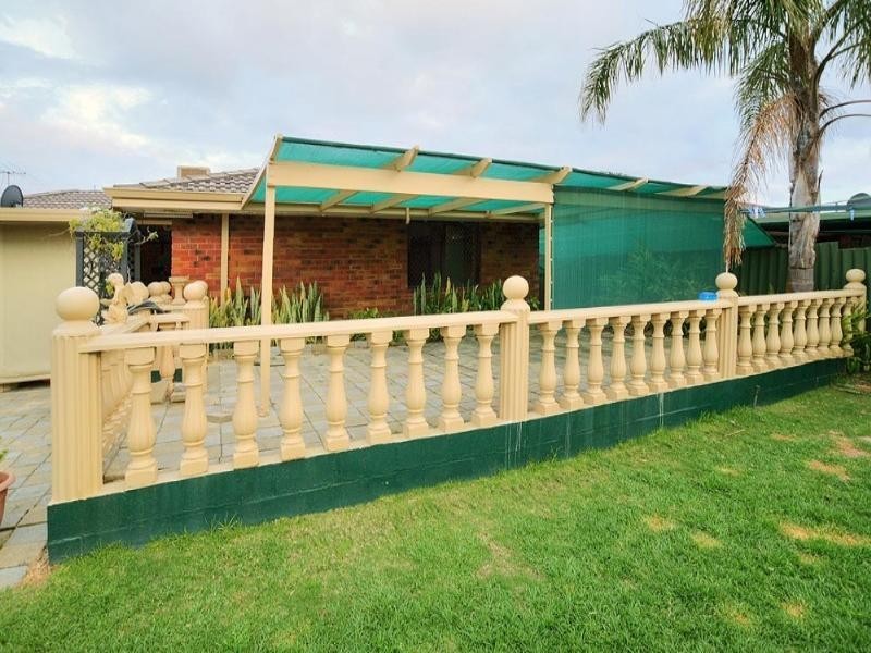 11 Gascoyne Drive, Gosnells WA 6110