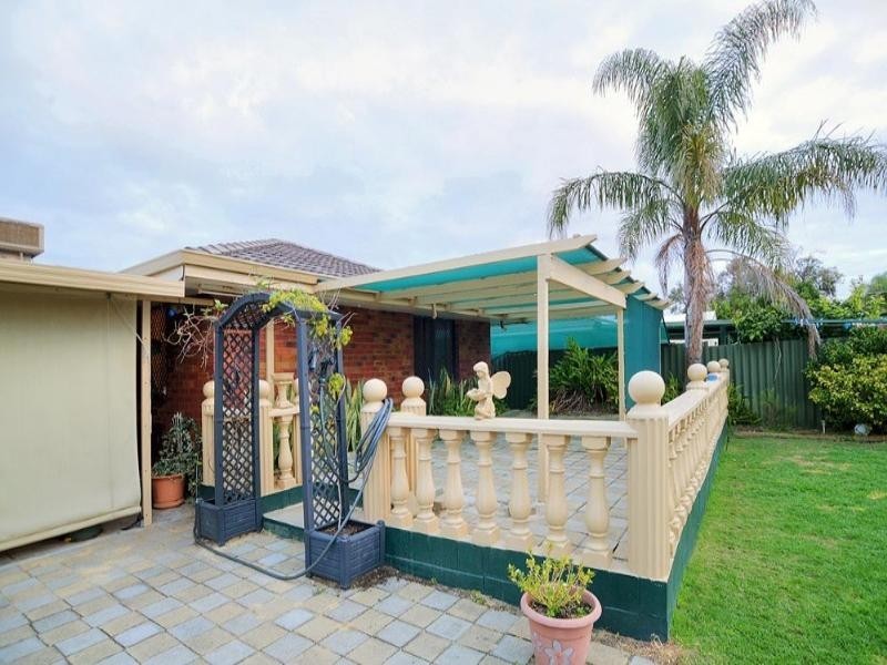 11 Gascoyne Drive, Gosnells WA 6110