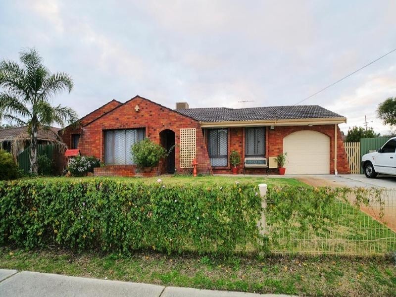 11 Gascoyne Drive, Gosnells WA 6110