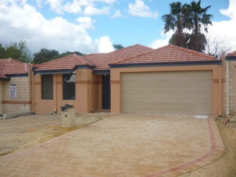 2/26 Ottaway Street, Kelmscott WA 6111