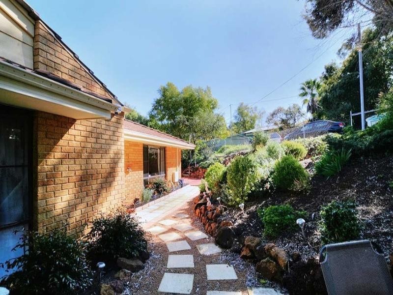 1 Penny Place, Kelmscott WA 6111