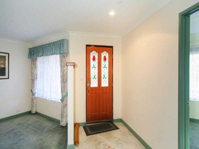 12 Belaring Place, Kenwick WA 6107