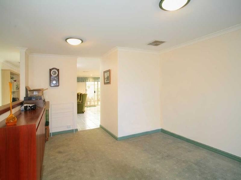 12 Belaring Place, Kenwick WA 6107