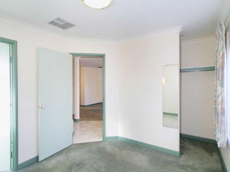 12 Belaring Place, Kenwick WA 6107