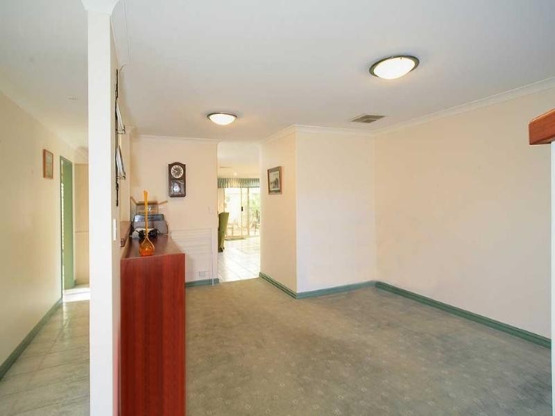 12 Belaring Place, Kenwick WA 6107