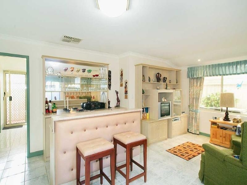 12 Belaring Place, Kenwick WA 6107