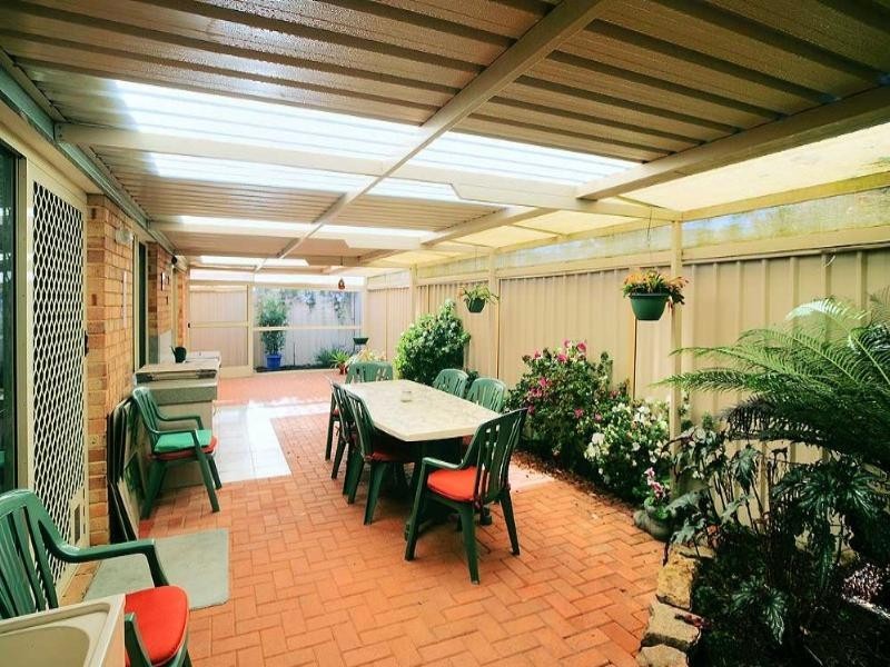 12 Belaring Place, Kenwick WA 6107