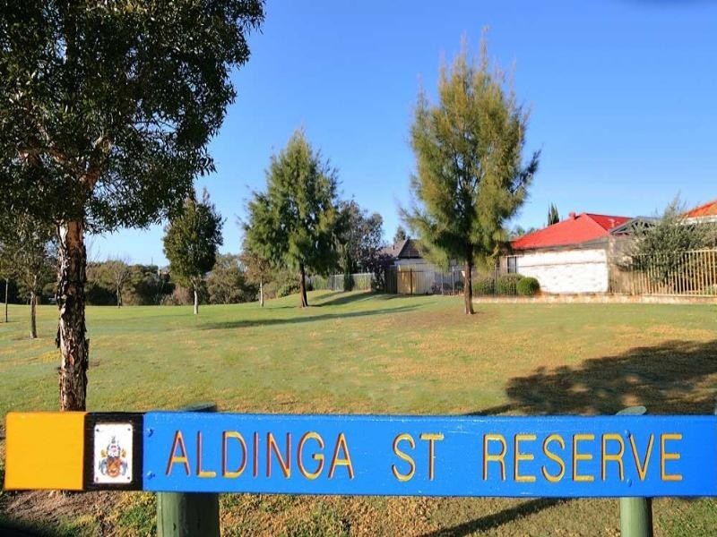12 Belaring Place, Kenwick WA 6107