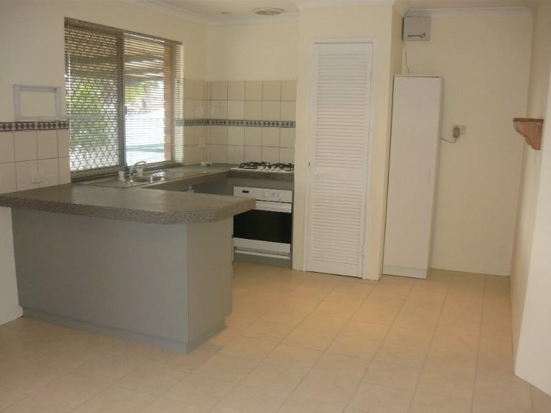 136 Challis Road, Seville Grove WA 6112