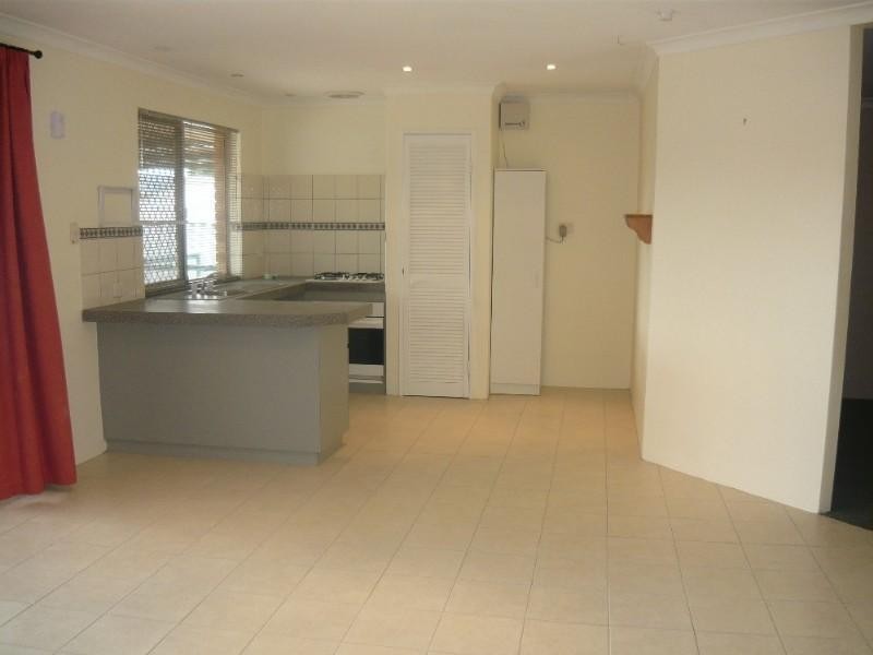 136 Challis Road, Seville Grove WA 6112