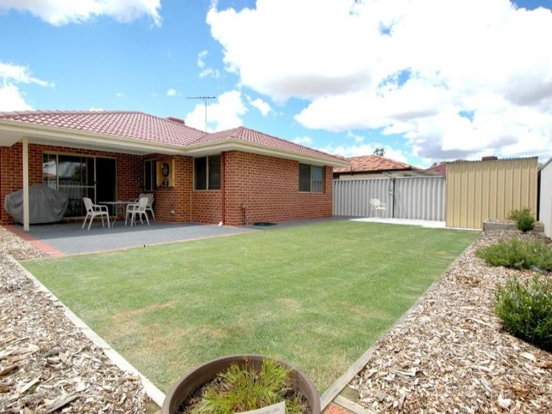 15 Wingrove Road, Langford WA 6147