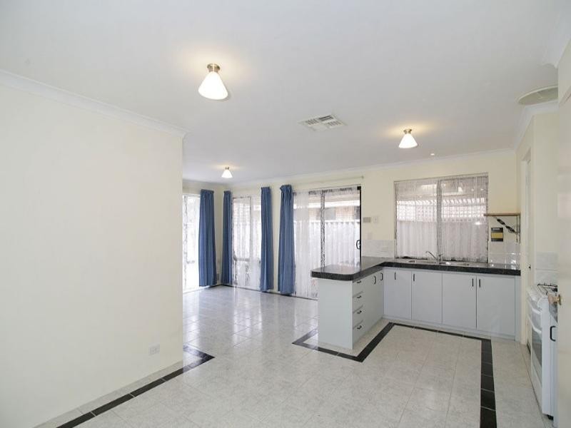 26 Winterbourne Glades, Maddington WA 6109
