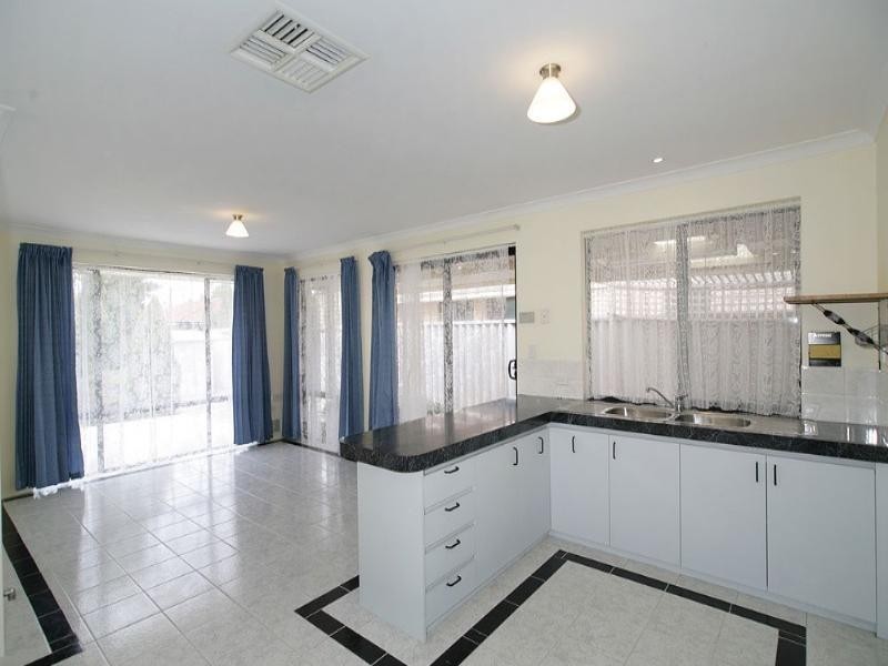26 Winterbourne Glades, Maddington WA 6109