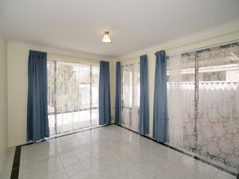 26 Winterbourne Glades, Maddington WA 6109