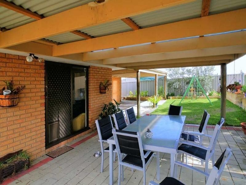 2 Lorikeet Way, Gosnells WA 6110