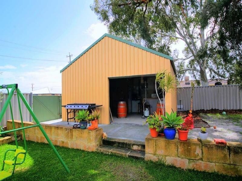 2 Lorikeet Way, Gosnells WA 6110