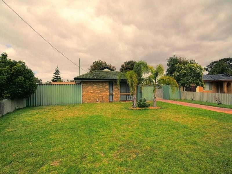 64 Lunar Way, Beckenham WA 6107