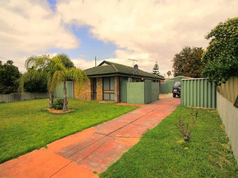 64 Lunar Way, Beckenham WA 6107