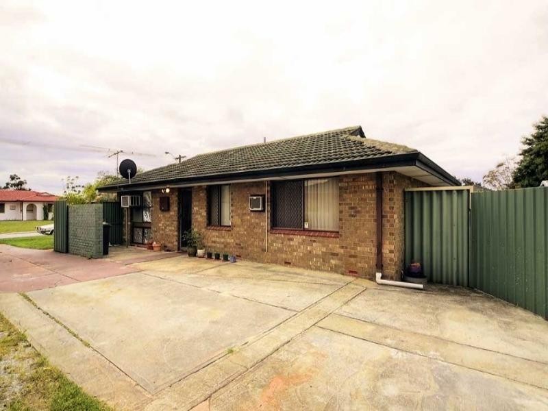 64 Lunar Way, Beckenham WA 6107