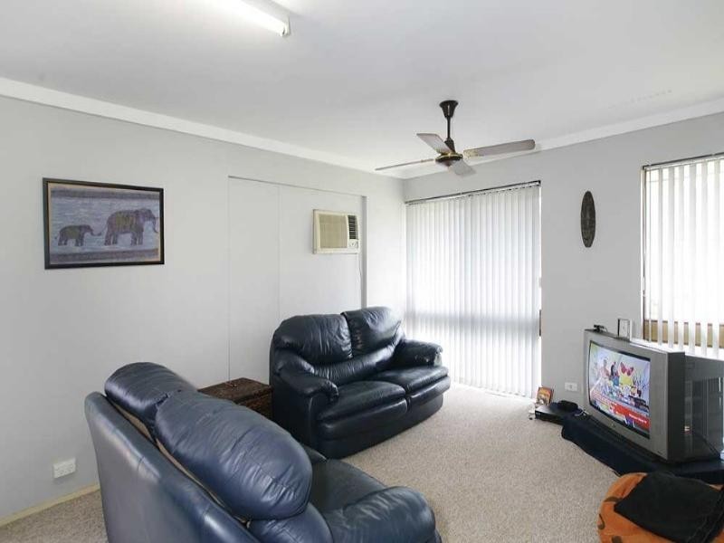 64 Lunar Way, Beckenham WA 6107