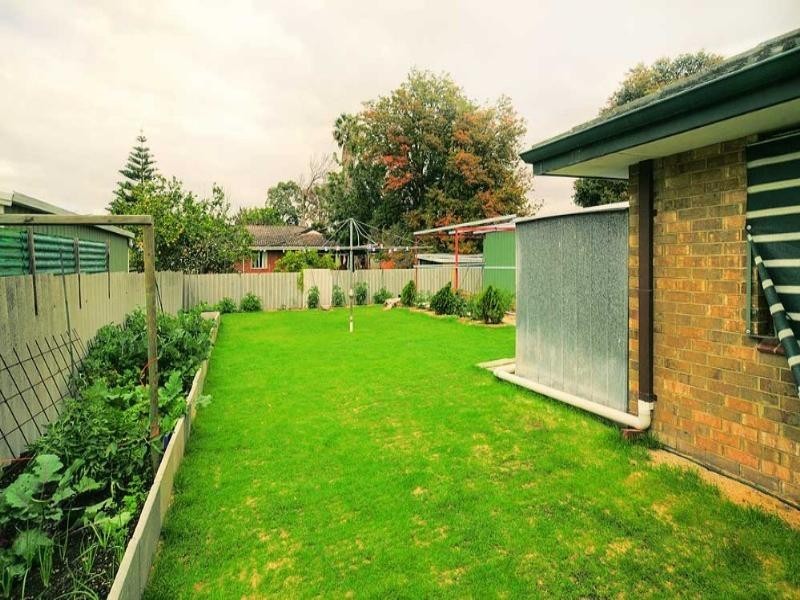 64 Lunar Way, Beckenham WA 6107