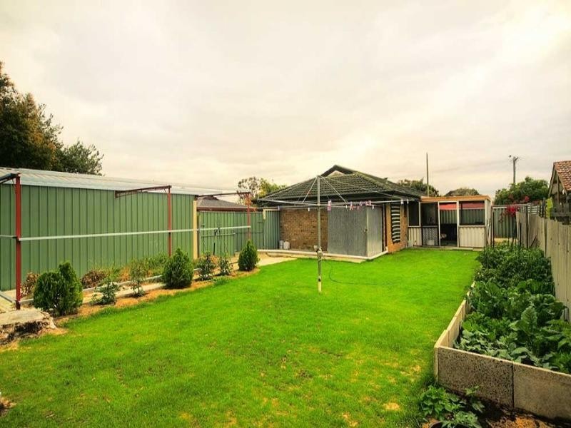 64 Lunar Way, Beckenham WA 6107