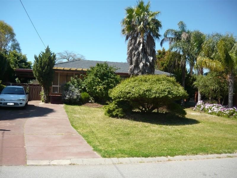 12 Barcombe Way, Gosnells WA 6110